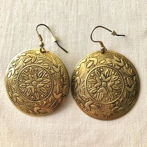 Vintage boho floral gold tone pierced earrings